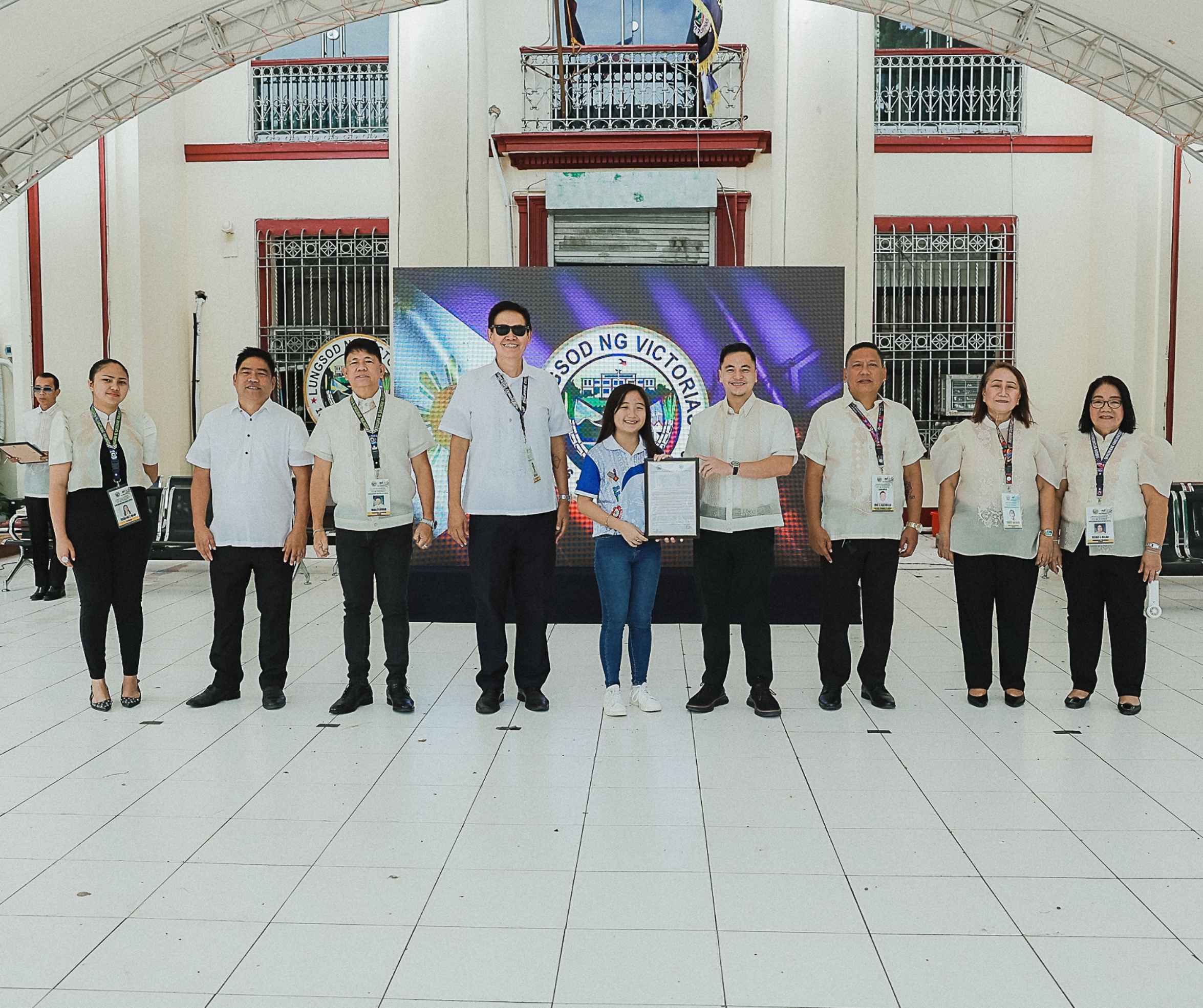 VICTORIAS CITY HONORS OUTSTANDING STUDENTS, ATHLETES, BARANGAYS IN FLAG CEREMONY